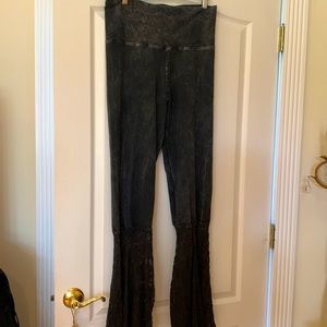 Yoga pants with lace bottom